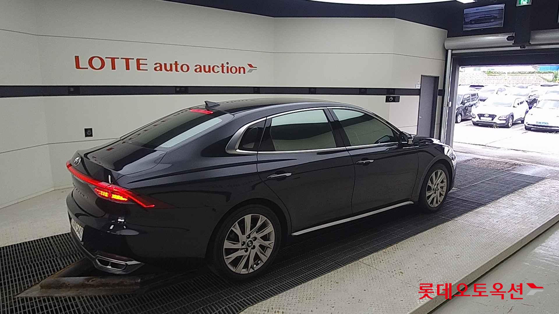 Hyundai Grandeur Hybrid id 1838315 из Кореи 19