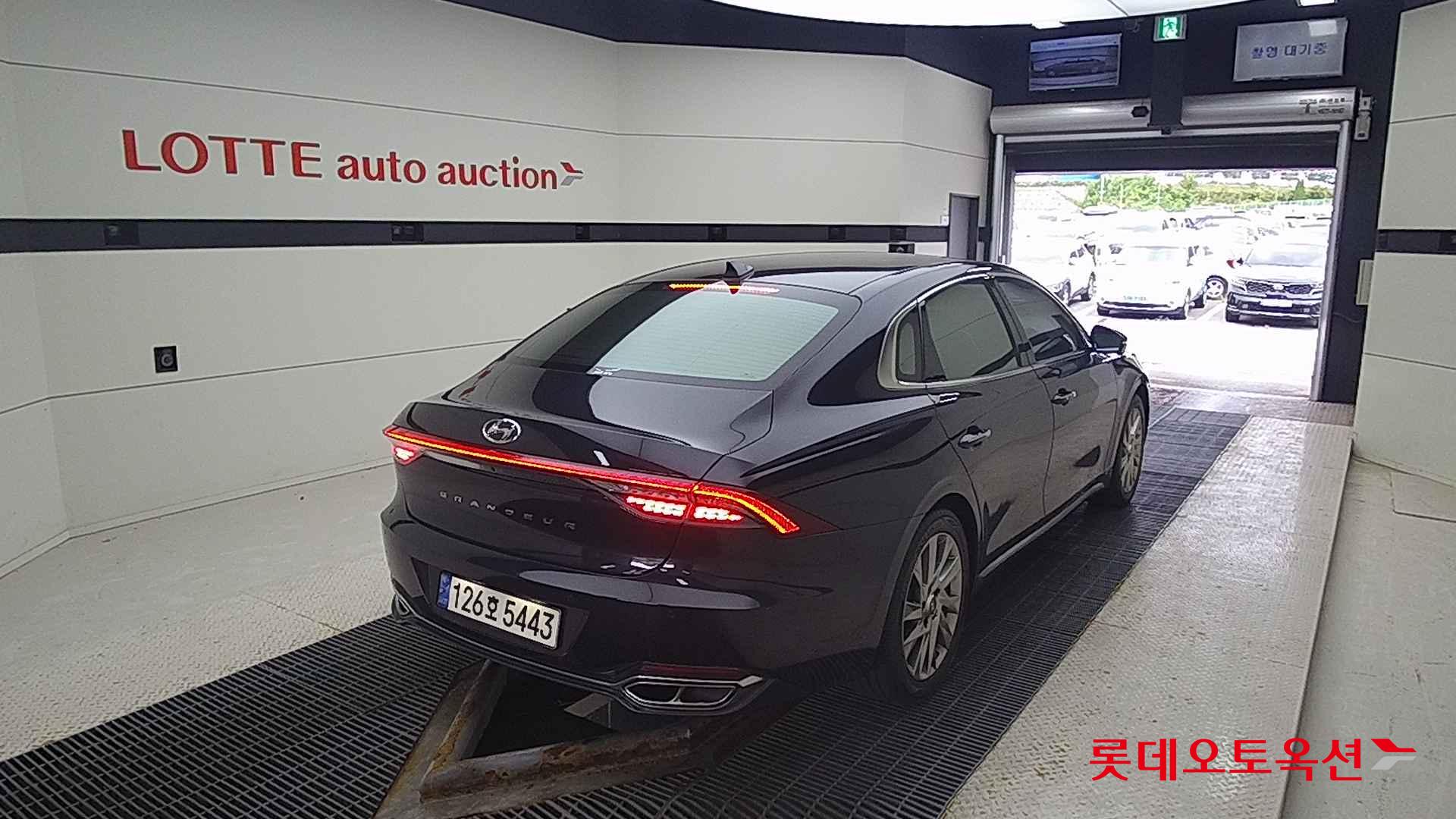 Hyundai Grandeur Hybrid id 1838315 из Кореи 20