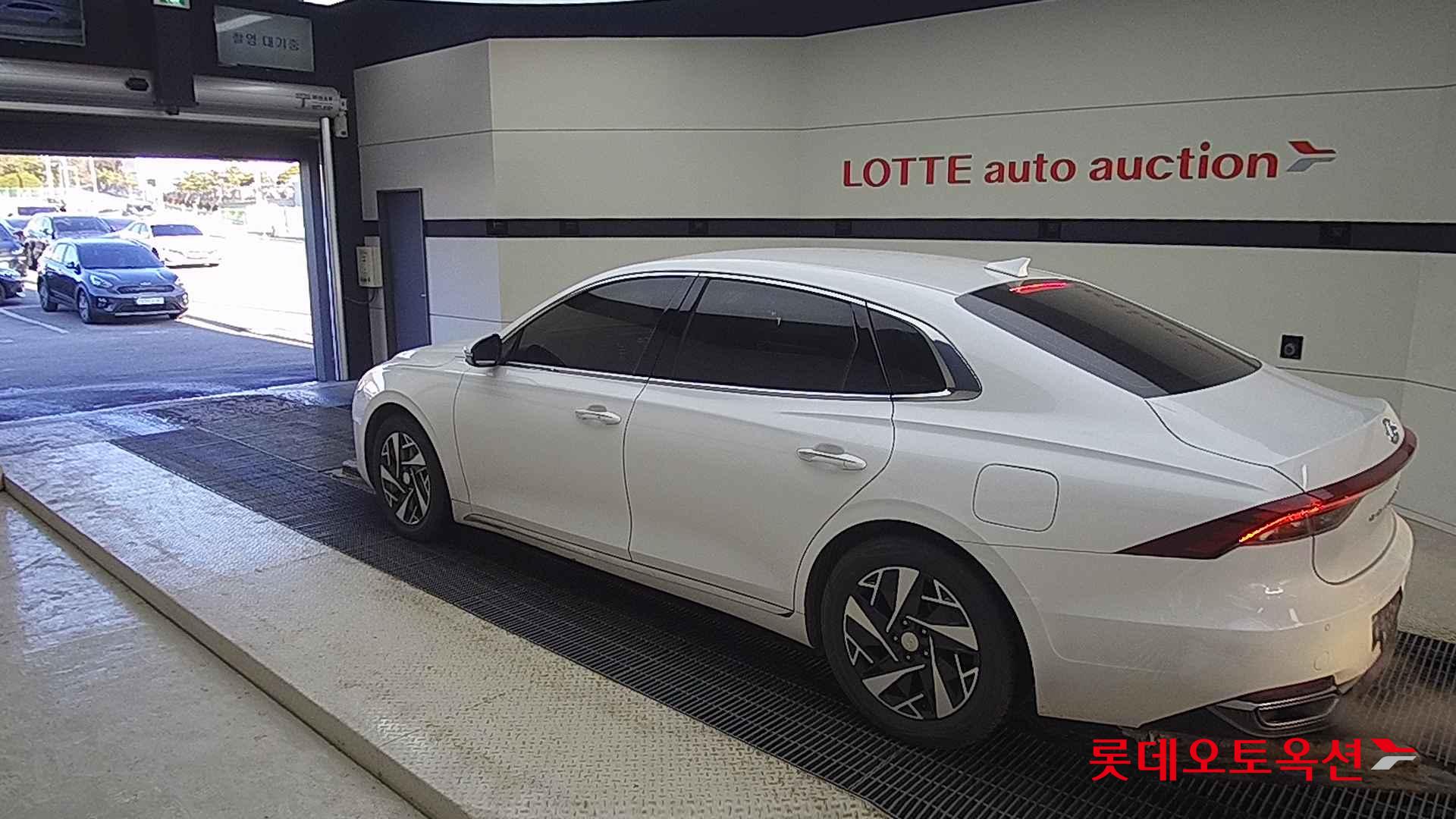 Hyundai Grandeur Hybrid id 2327249 из Кореи 10