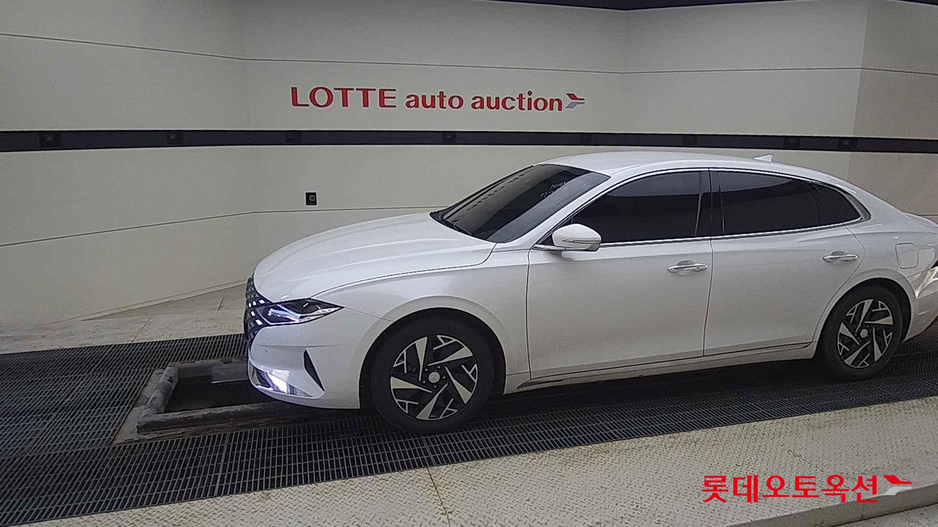 Hyundai Grandeur Hybrid id 2327249 из Кореи 12