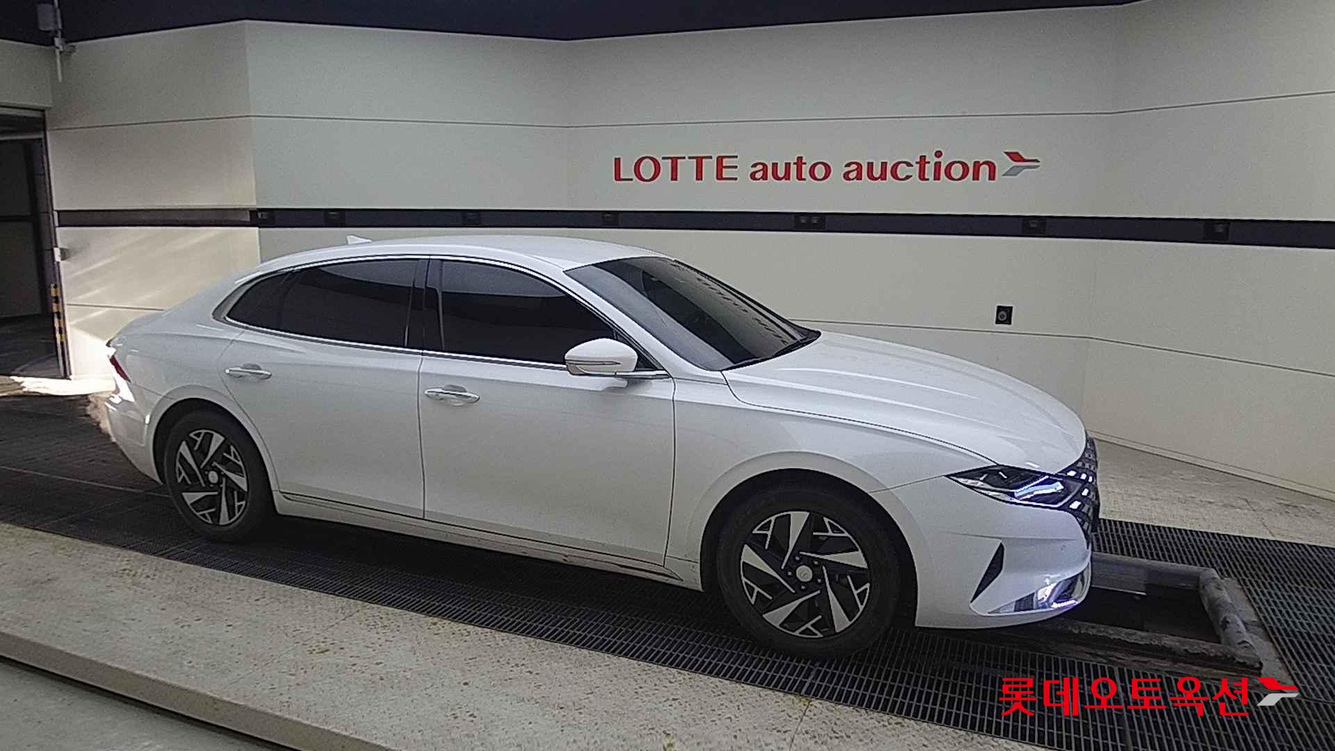 Hyundai Grandeur Hybrid id 2327249 из Кореи 17