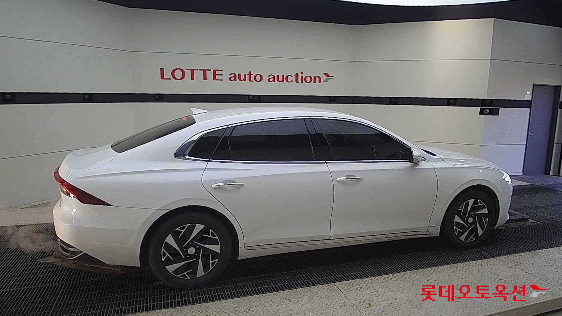 Hyundai Grandeur Hybrid id 2327249 из Кореи 18