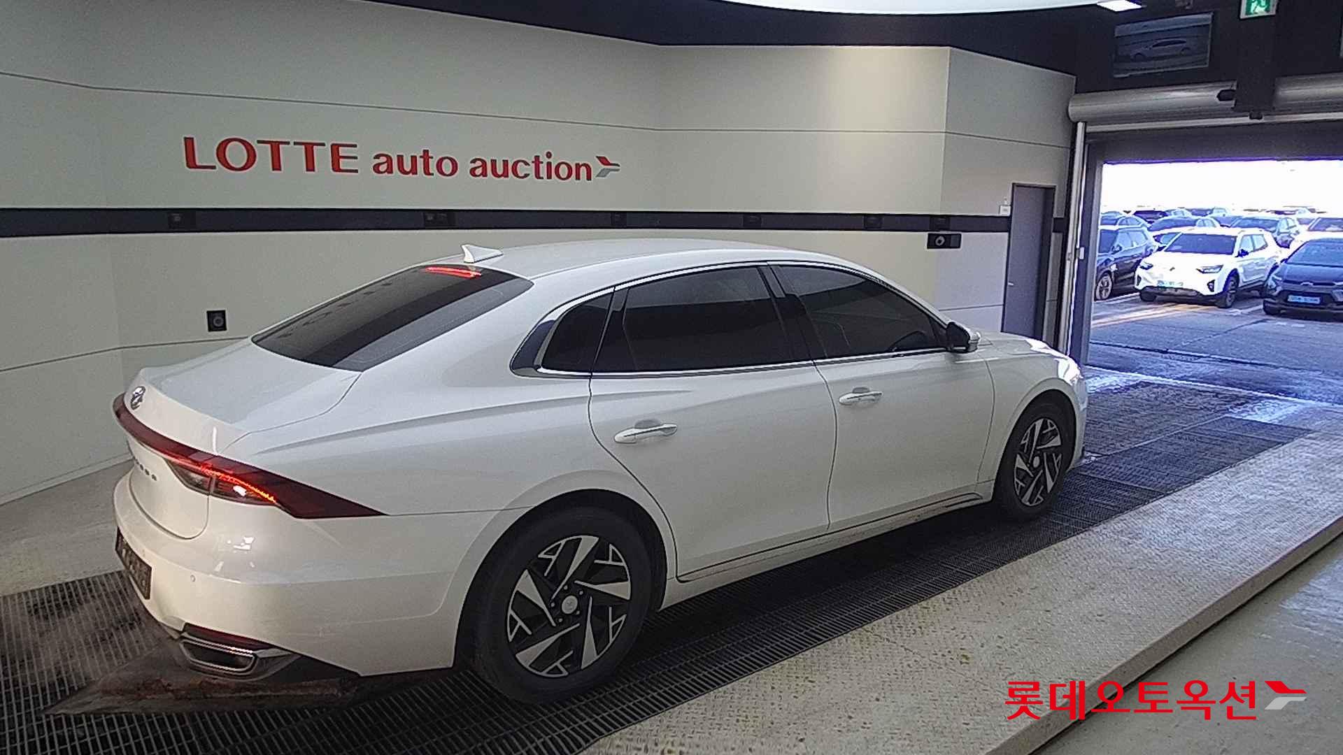 Hyundai Grandeur Hybrid id 2327249 из Кореи 19