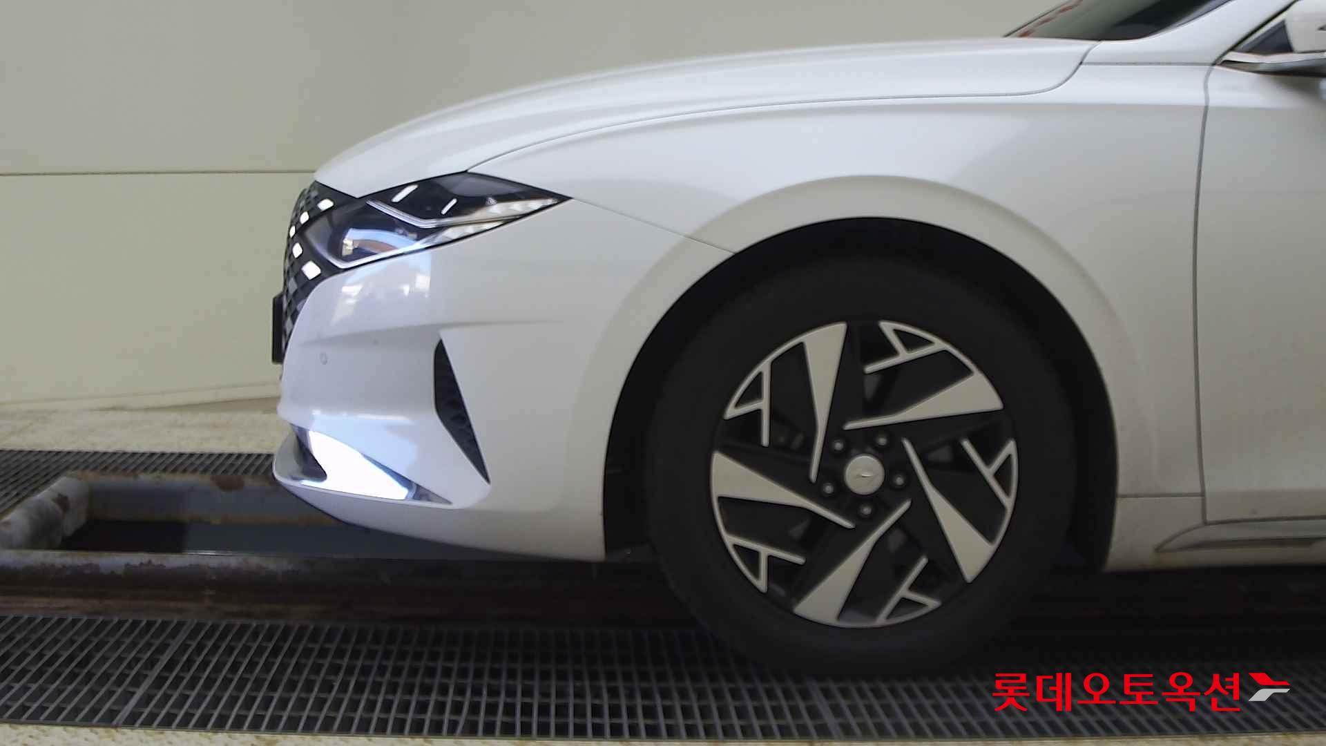 Hyundai Grandeur Hybrid id 2327249 из Кореи 21