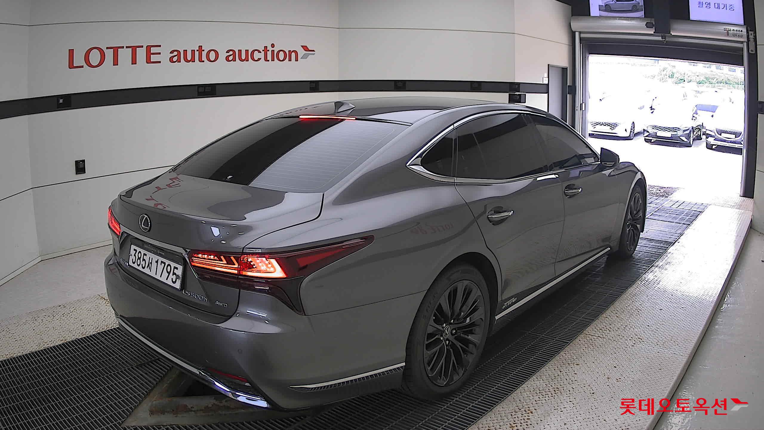 لكسز LS500H