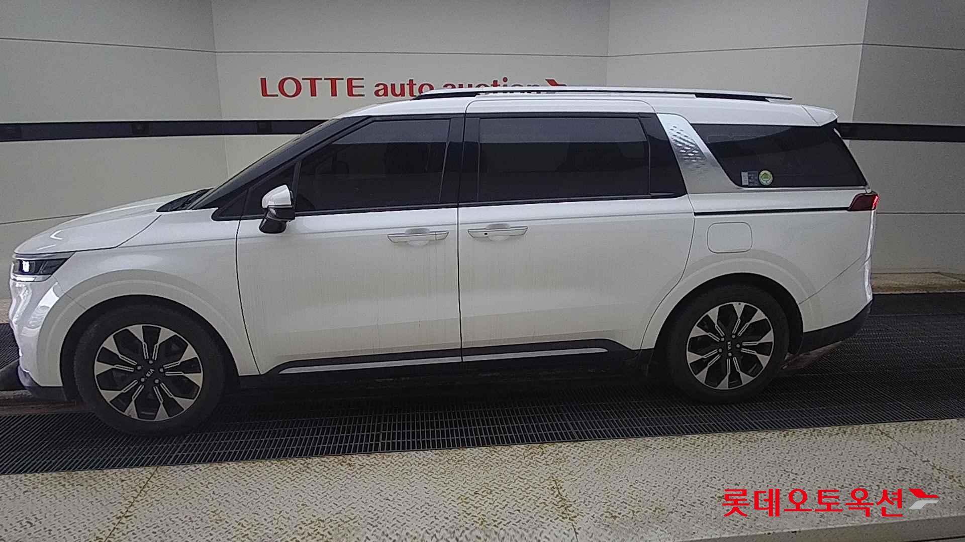 Kia Carnival id 2637570 из Кореи 7