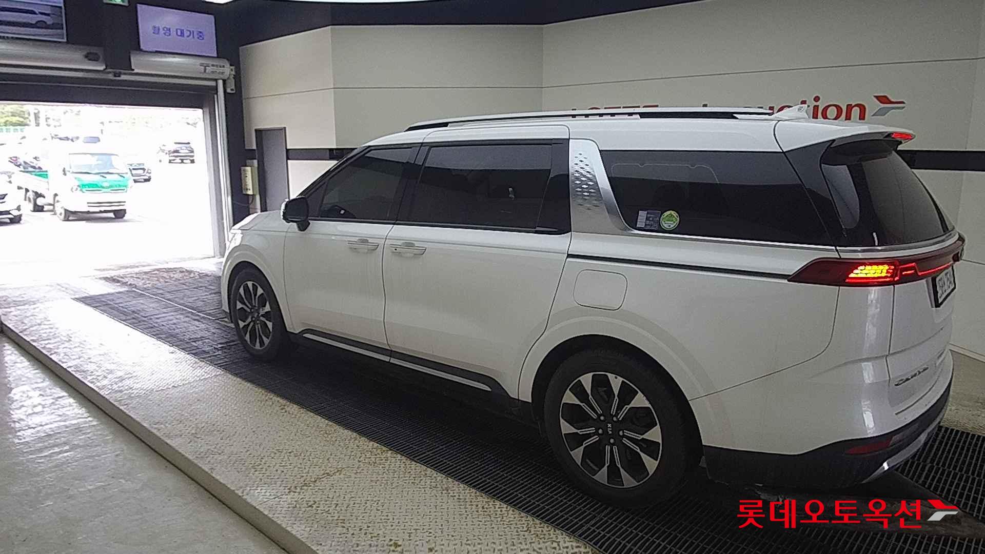 Kia Carnival id 2637570 из Кореи 10