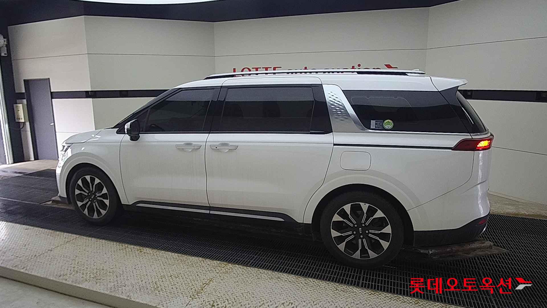 Kia Carnival id 2637570 из Кореи 11