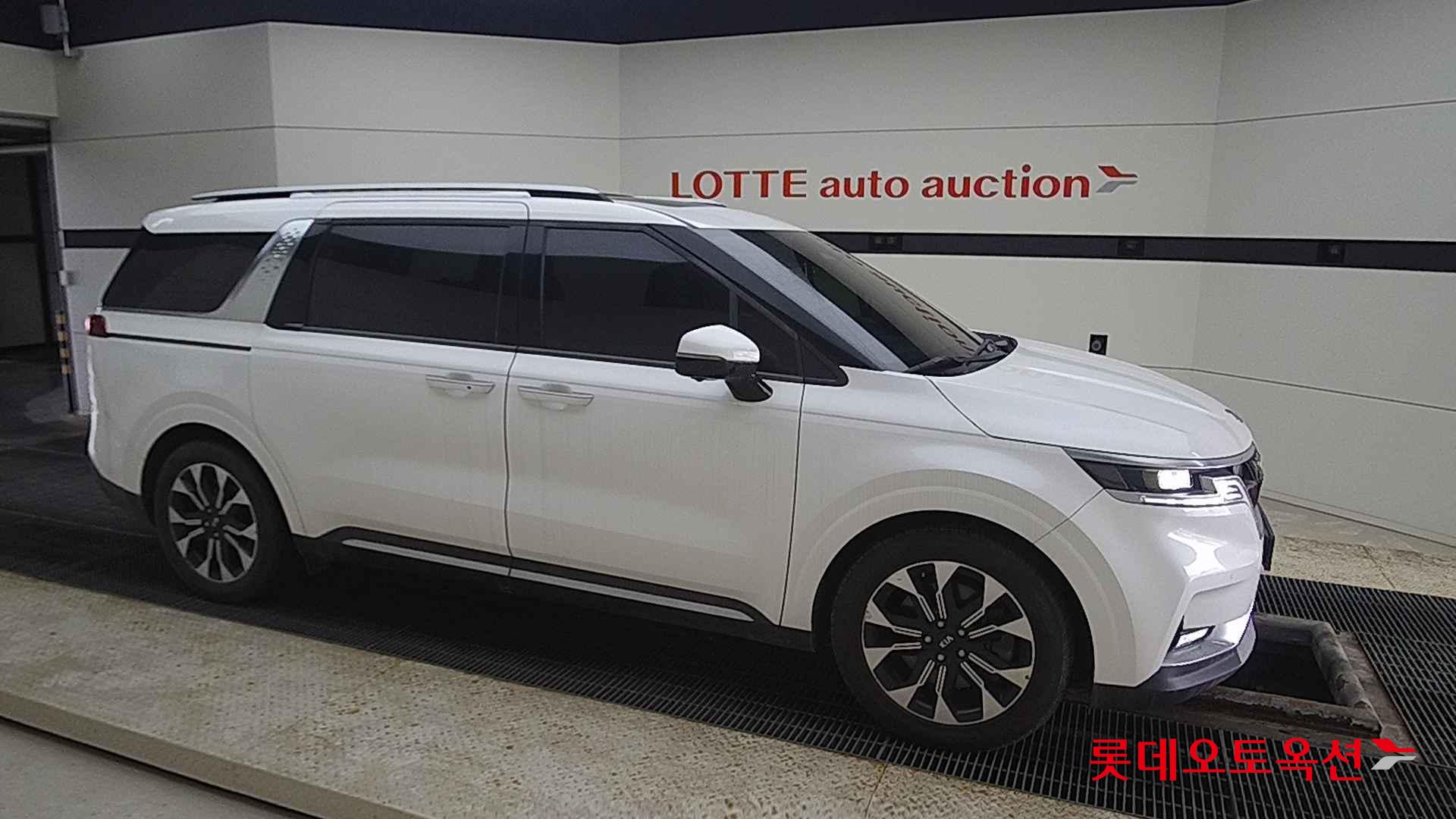 Kia Carnival id 2637570 из Кореи 17