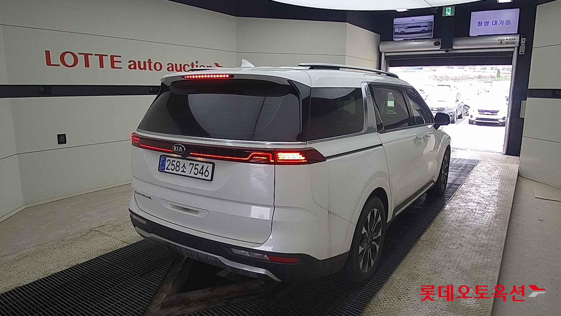 Kia Carnival id 2637570 из Кореи 20