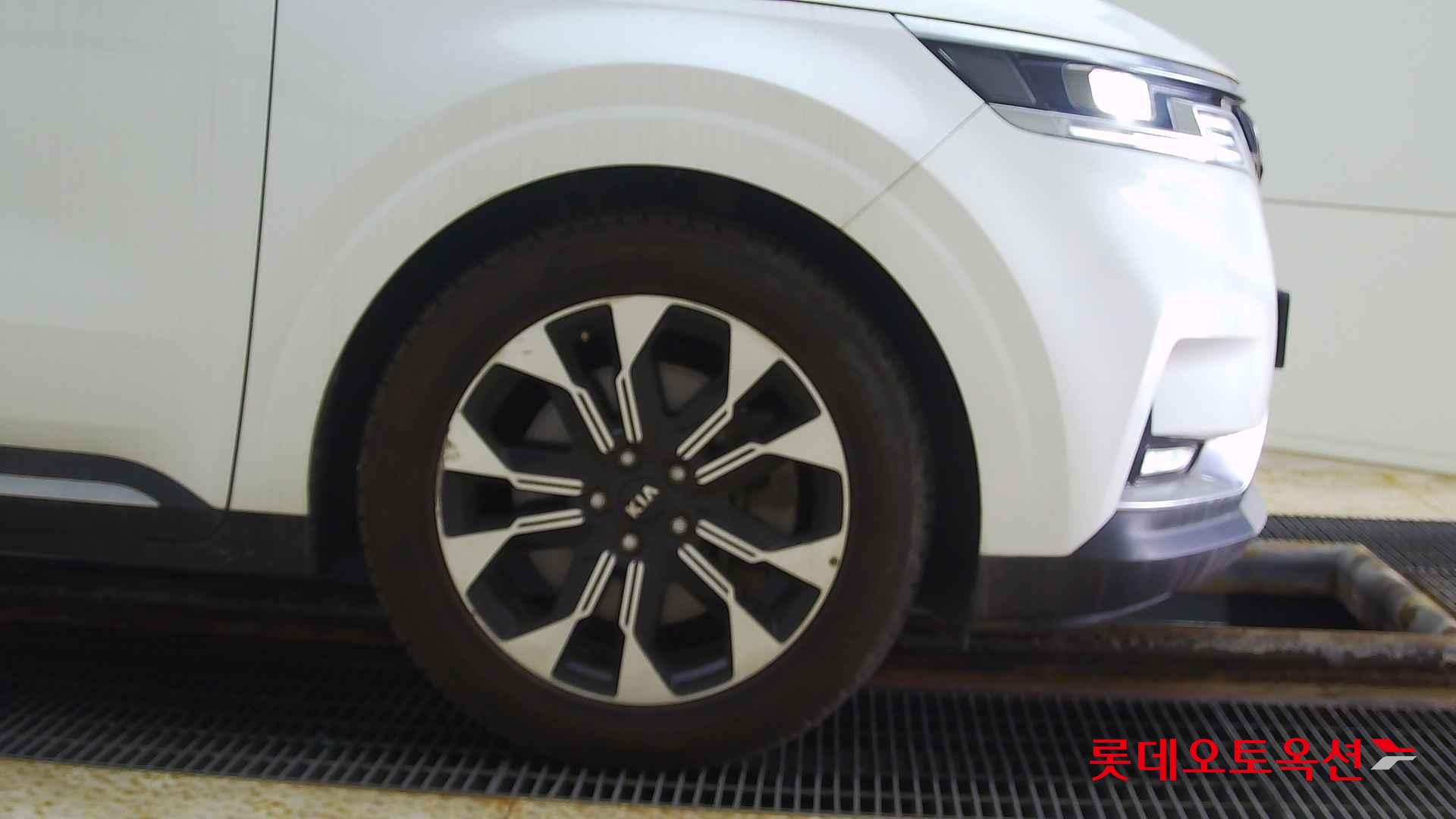 Kia Carnival id 2637570 из Кореи 23