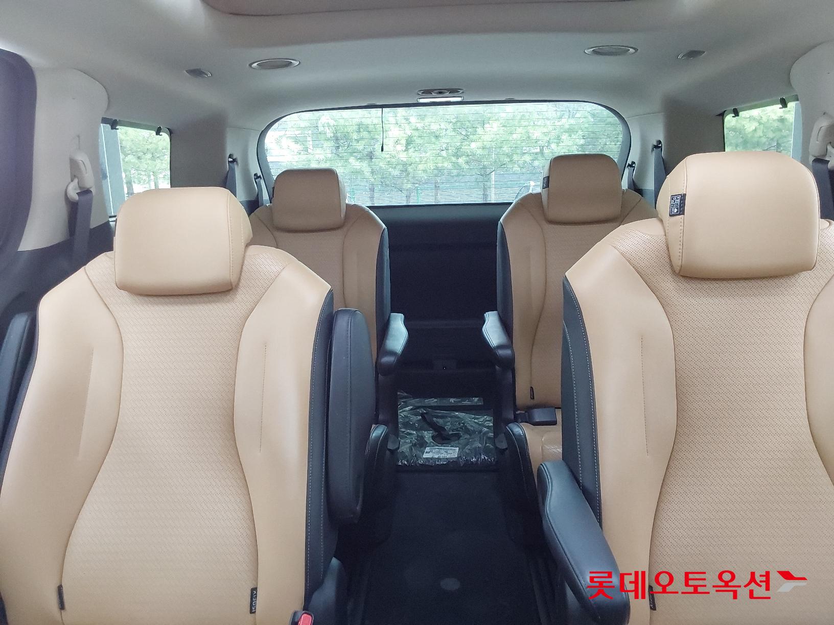 Kia Carnival id 2637570 из Кореи 32