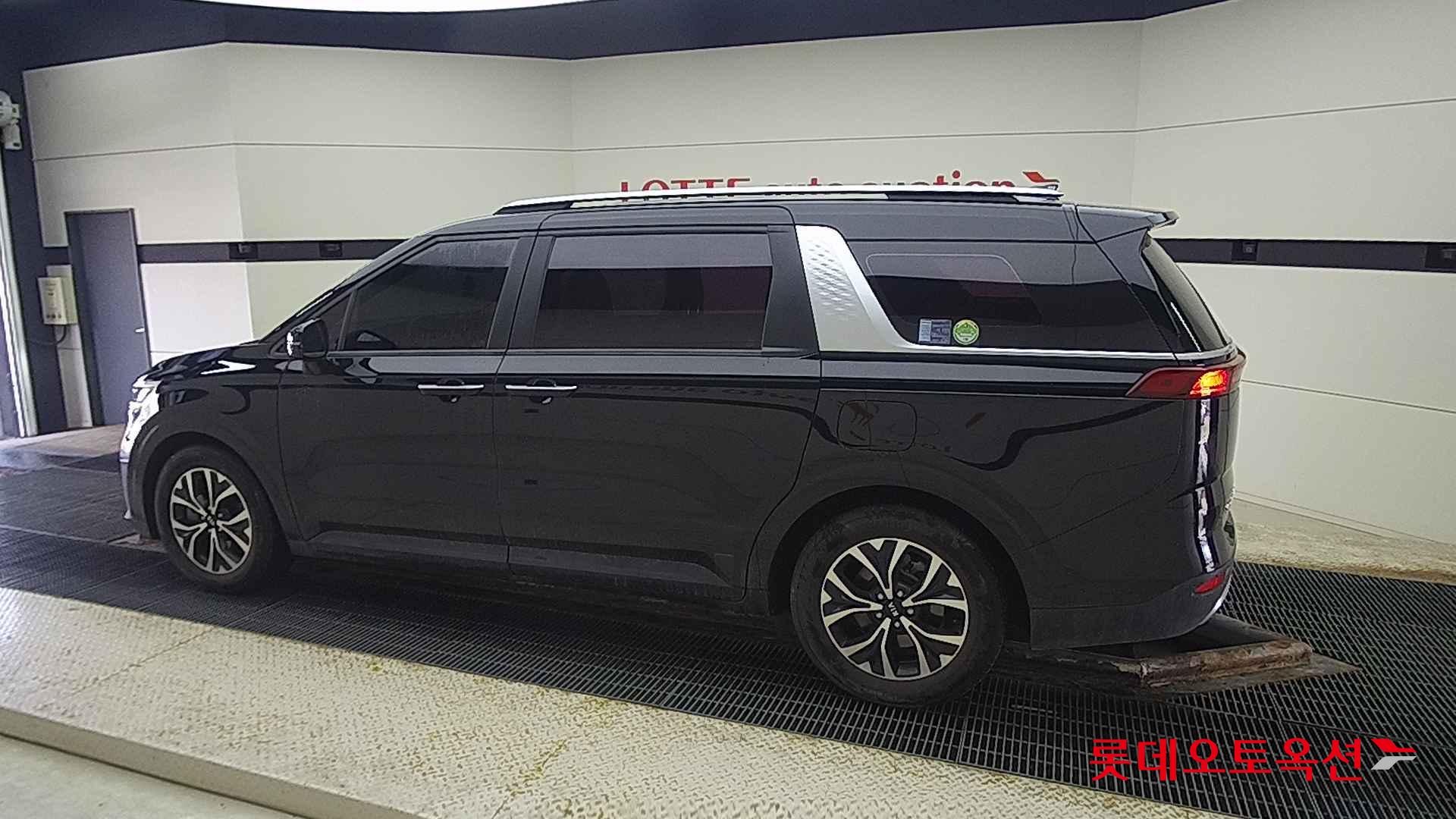 Kia Carnival id 2637595 из Кореи 11