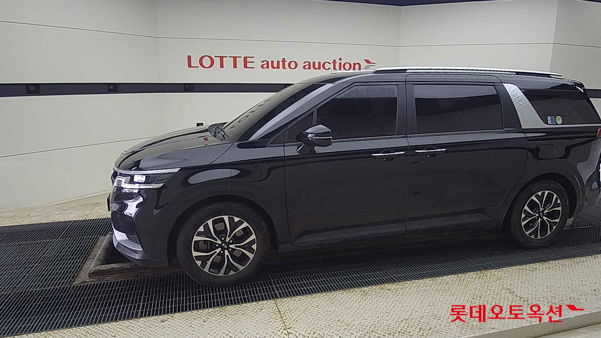 Kia Carnival id 2637595 из Кореи 12