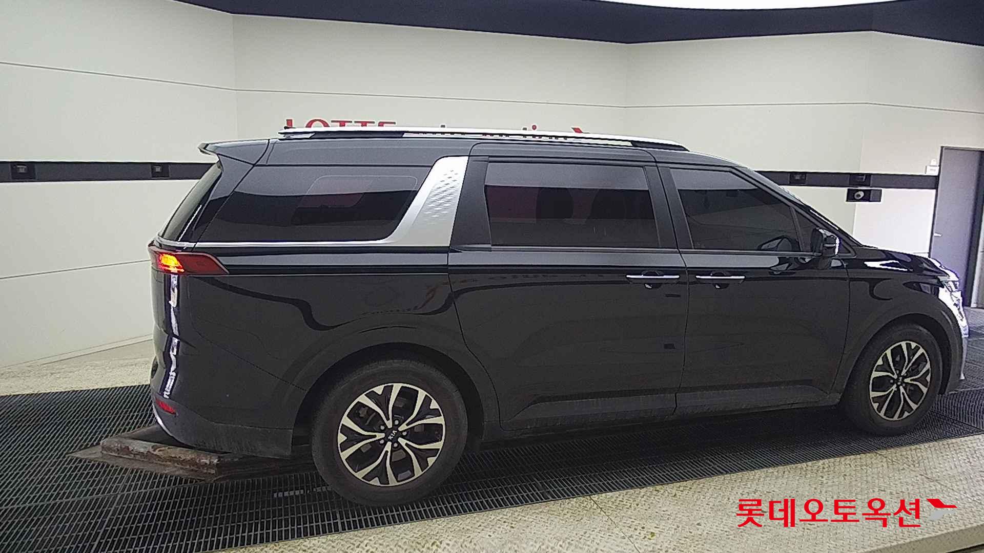 Kia Carnival id 2637595 из Кореи 18