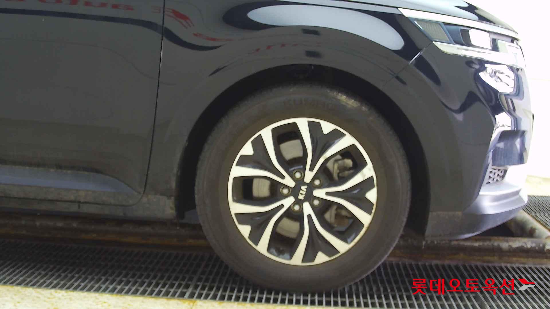 Kia Carnival id 2637595 из Кореи 23