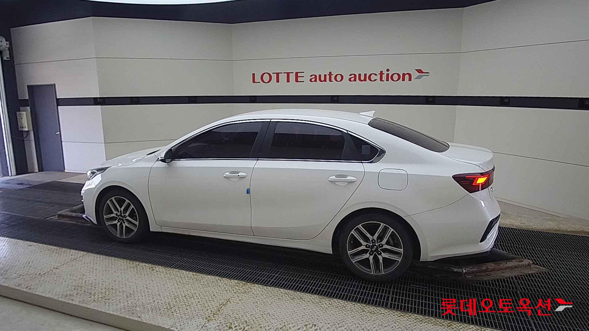 Kia K3 id 2668448 из Кореи 11