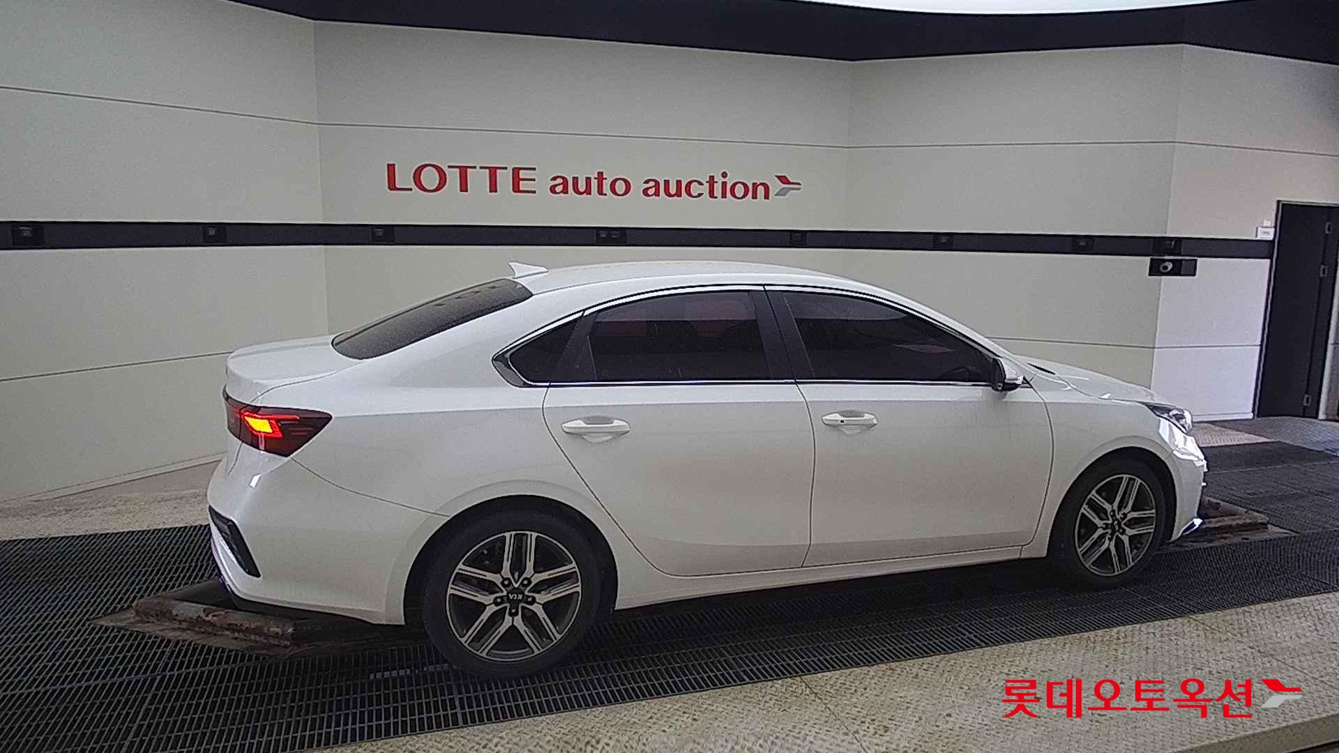 Kia K3 id 2668448 из Кореи 18