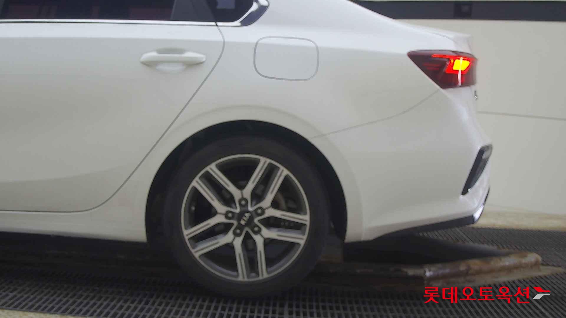 Kia K3 id 2668448 из Кореи 22