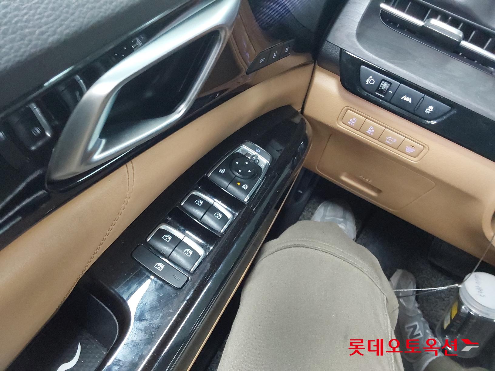 Kia Carnival Limousine id 2627420 из Кореи 28