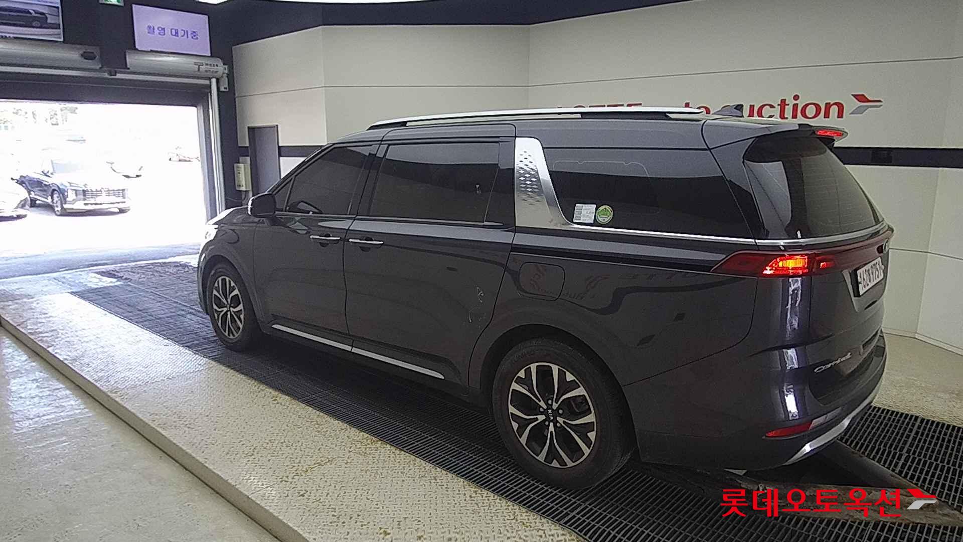 Kia Carnival id 2684550 из Кореи 10