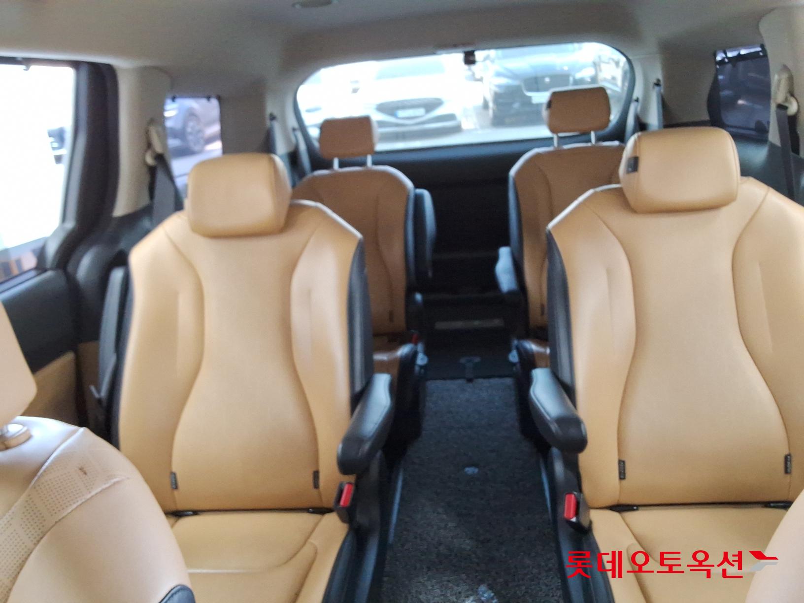 Kia Carnival id 2684550 из Кореи 32