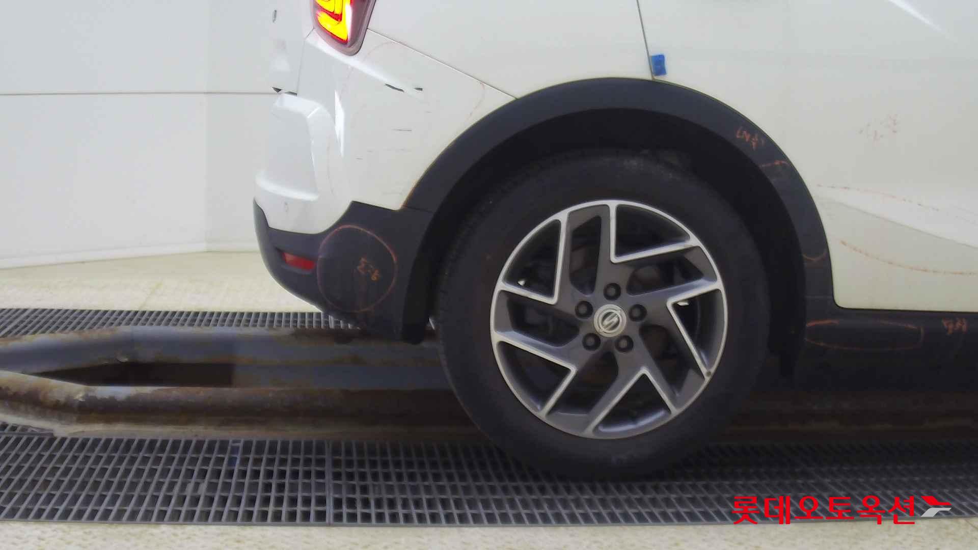 SsangYong Tivoli id 2703914 из Кореи 24