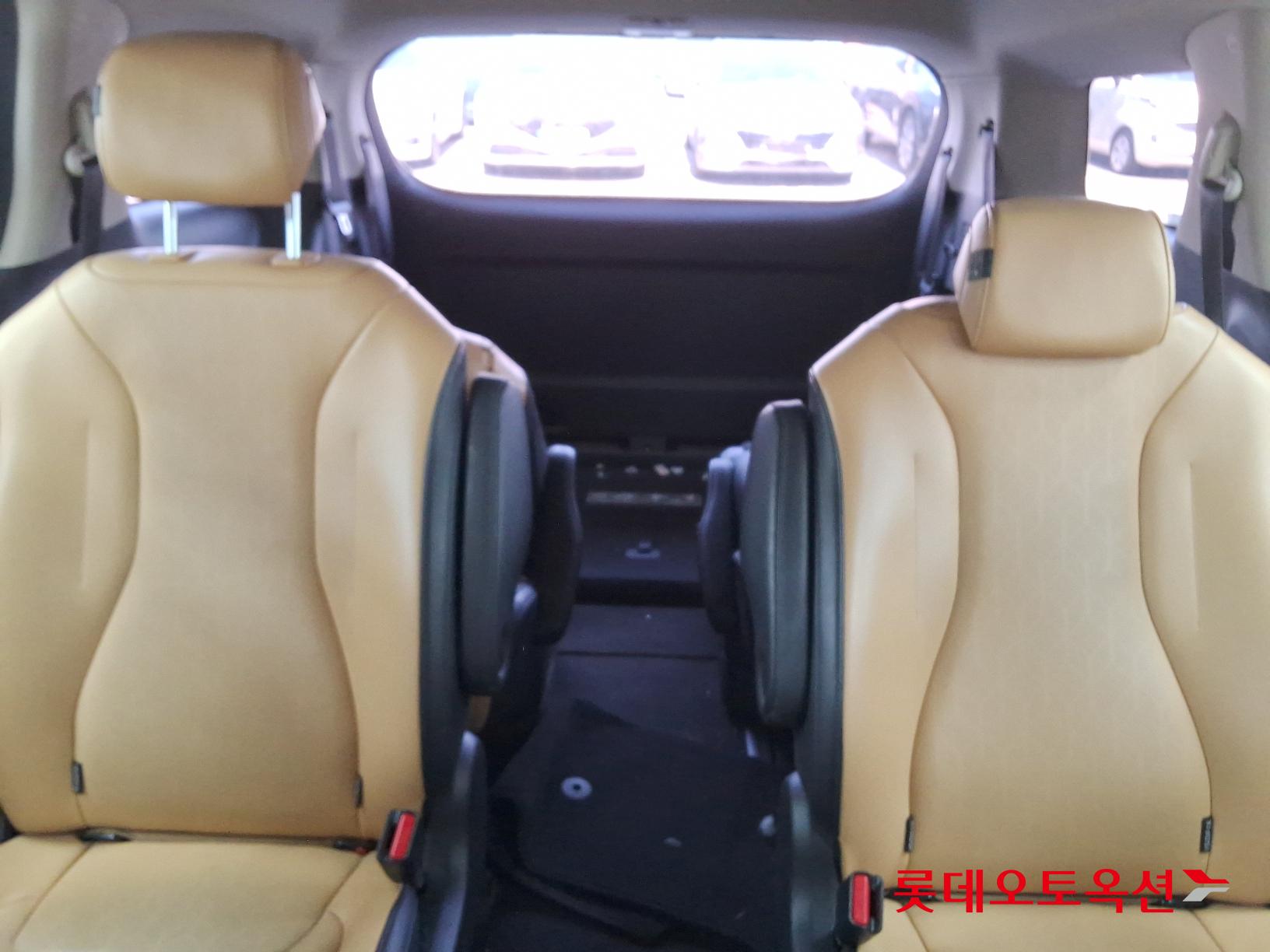 Kia Carnival id 2668462 из Кореи 32