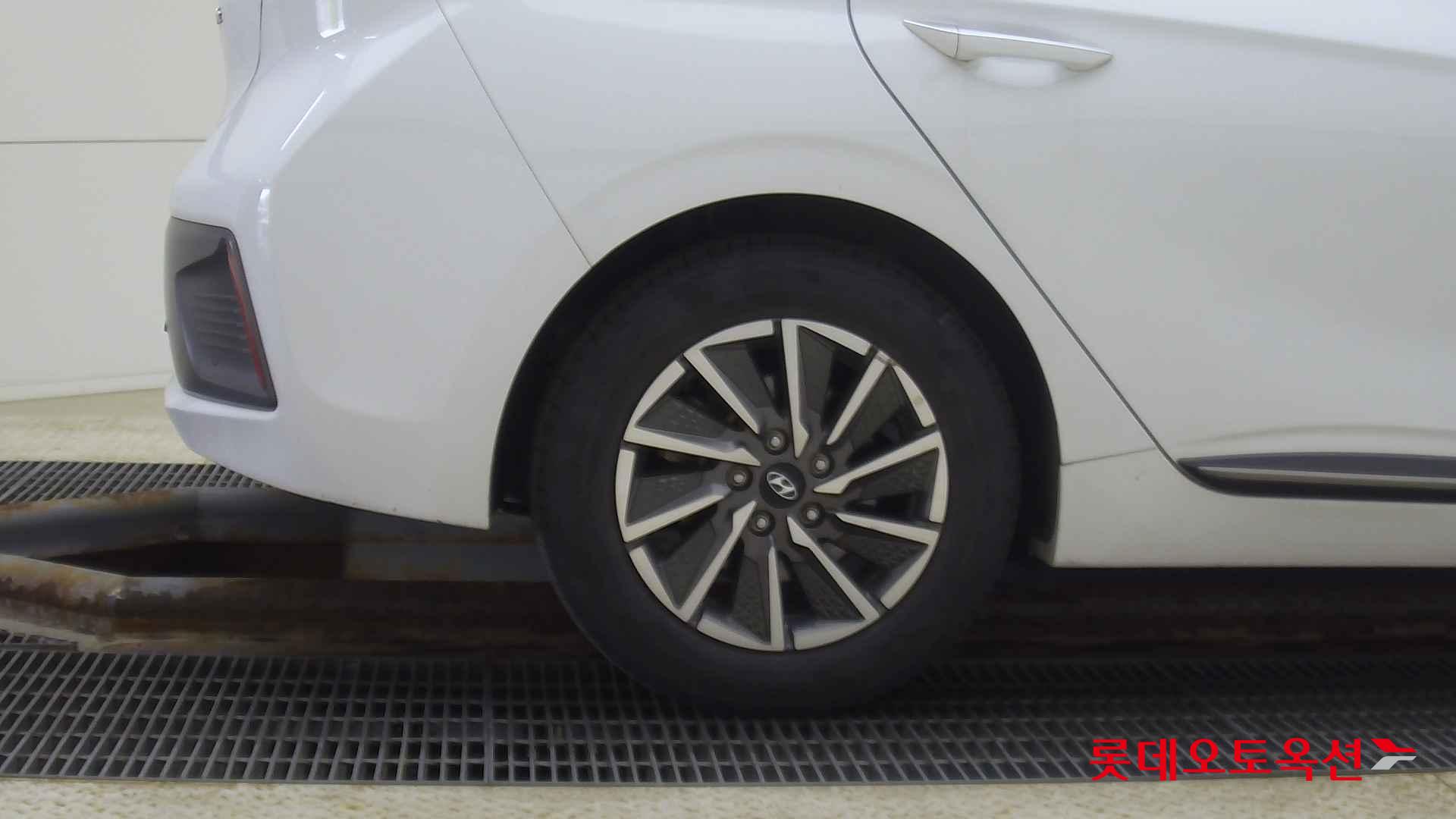 Hyundai IONIQ Electric id 2679409 из Кореи 24