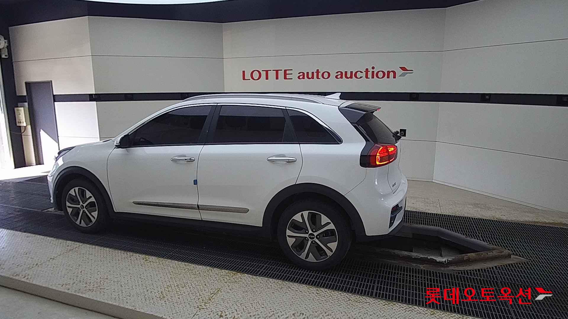 Kia Niro EV id 2668442 из Кореи 11