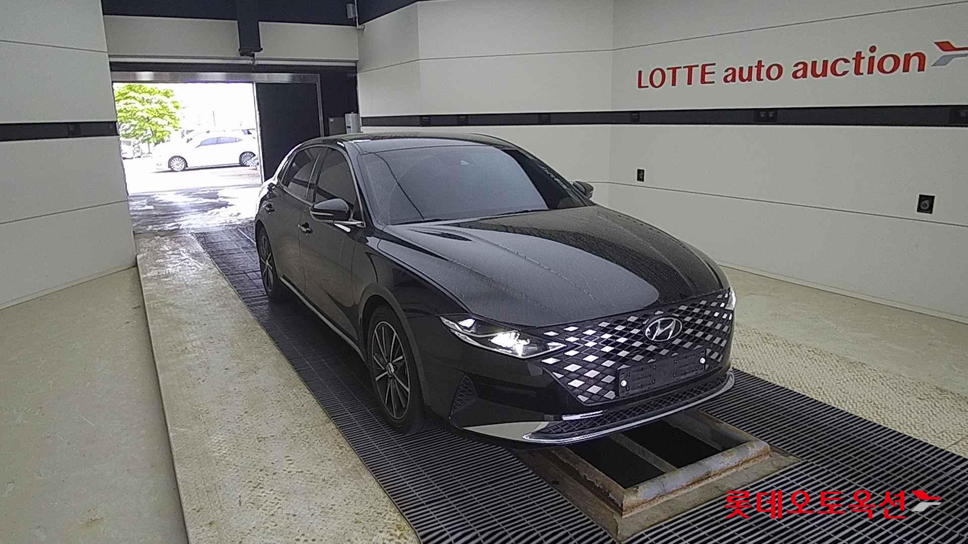 هيونداي - أزيرا (2021)