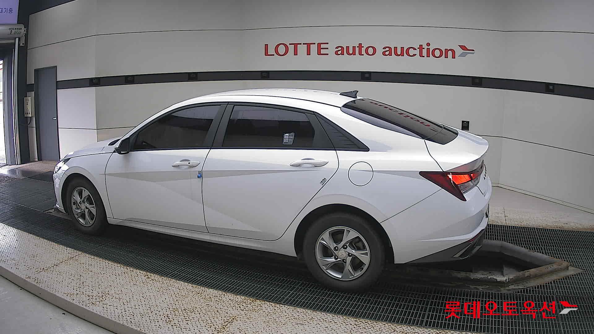 Hyundai Avante id 2703947 из Кореи 11