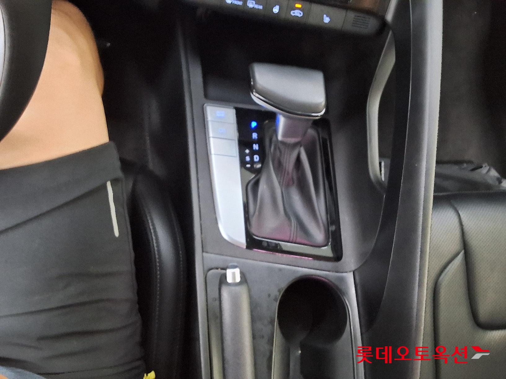 Hyundai Avante id 2703947 из Кореи 32