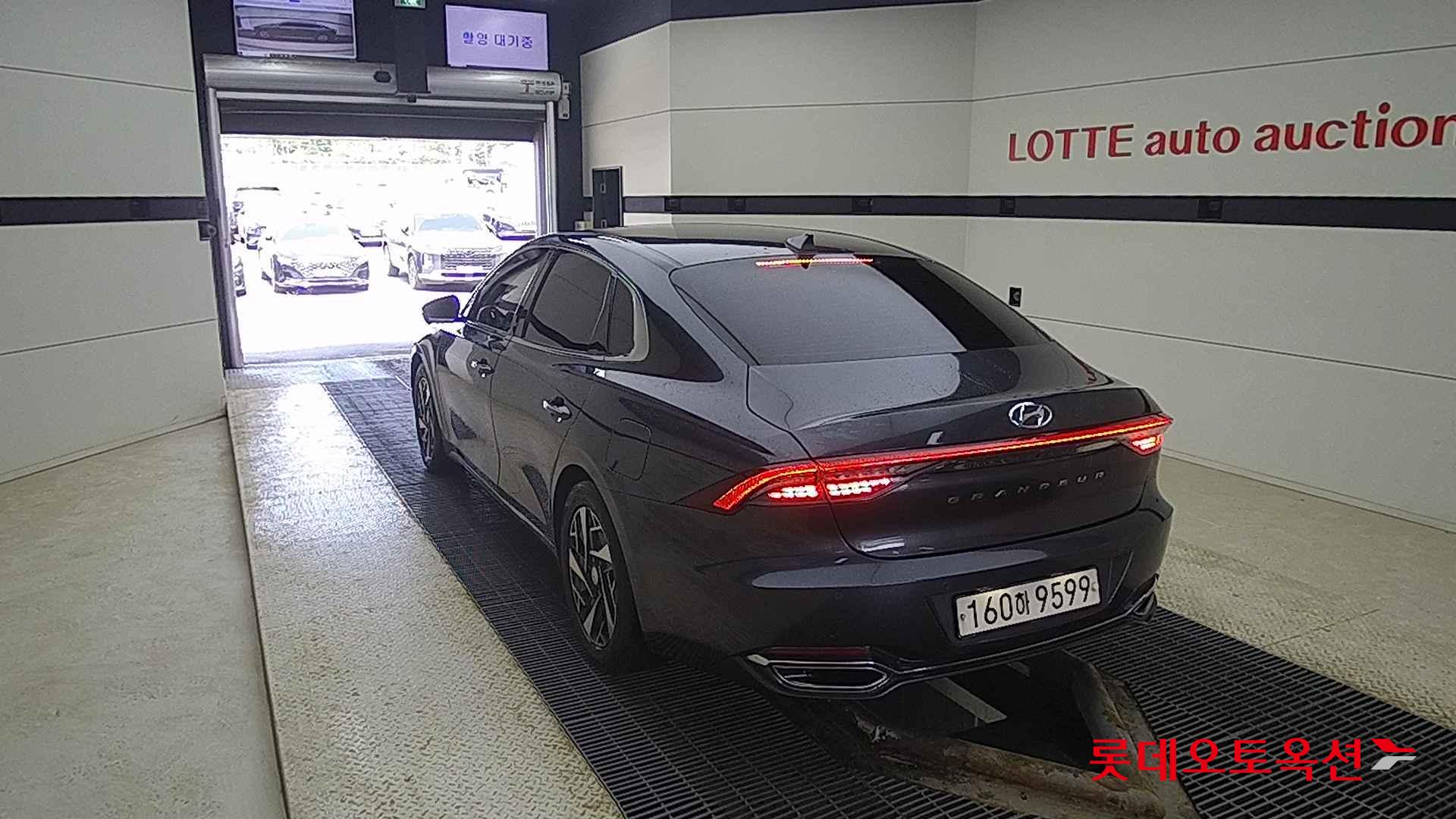 Hyundai Grandeur Hybrid id 2704000 из Кореи 9