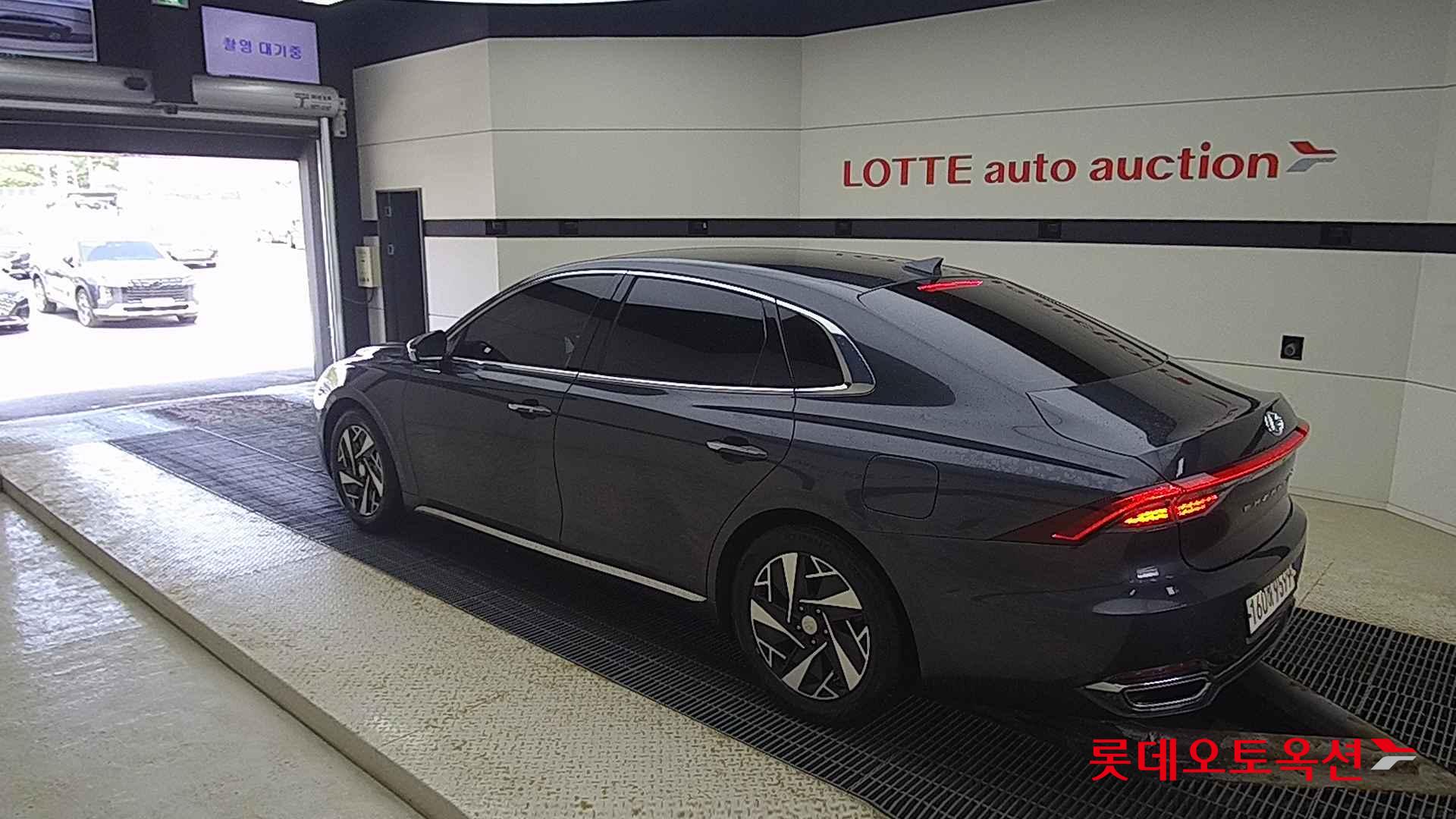 Hyundai Grandeur Hybrid id 2704000 из Кореи 10