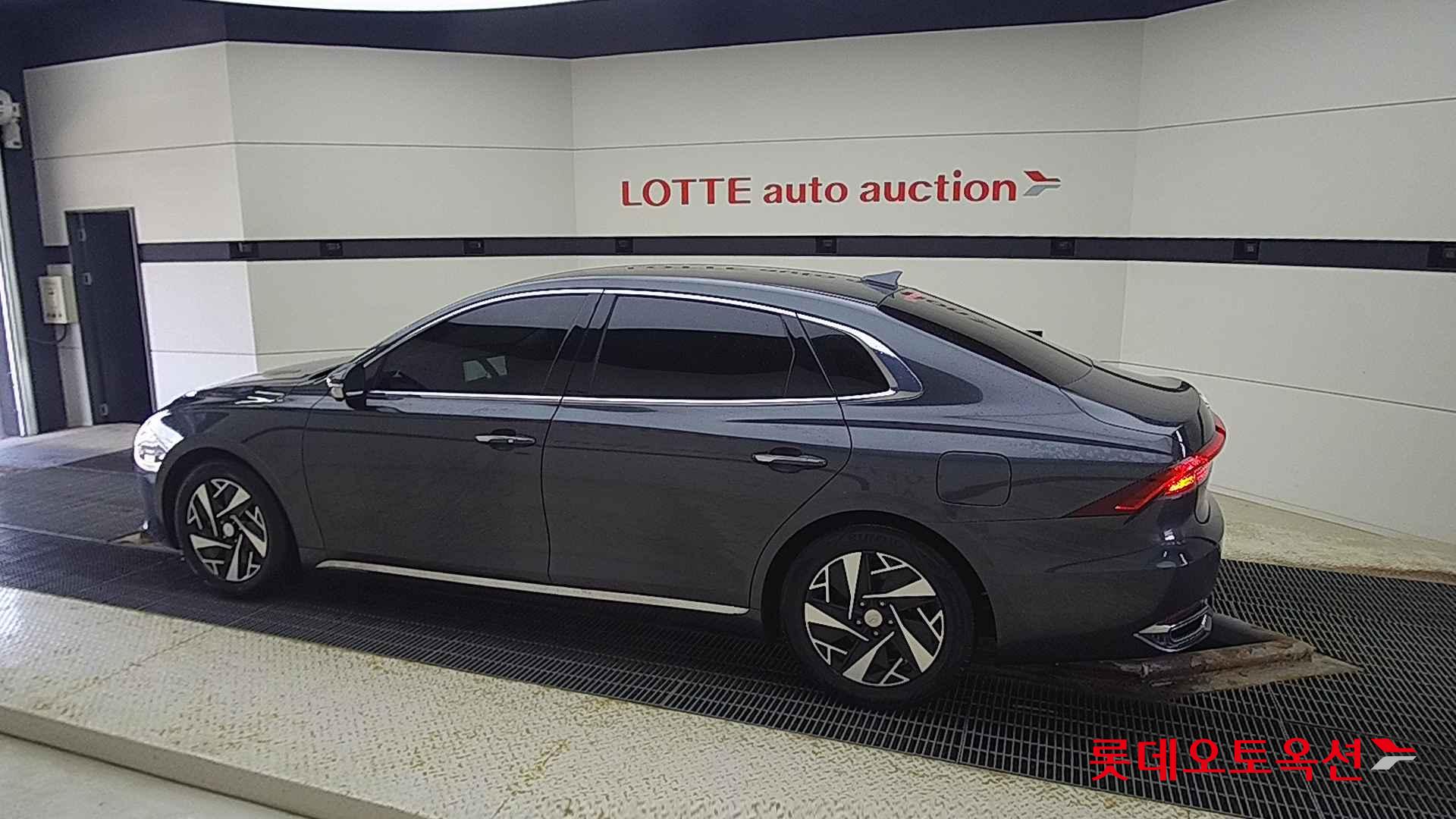 Hyundai Grandeur Hybrid id 2704000 из Кореи 11