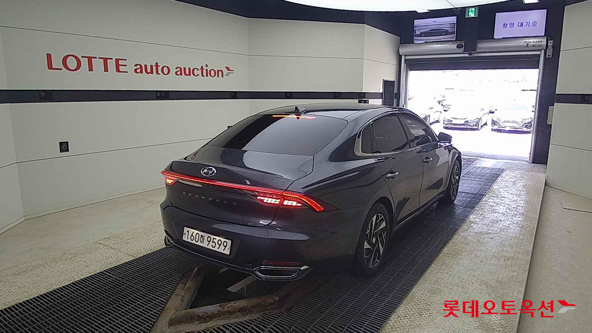 Hyundai Grandeur Hybrid id 2704000 из Кореи 20