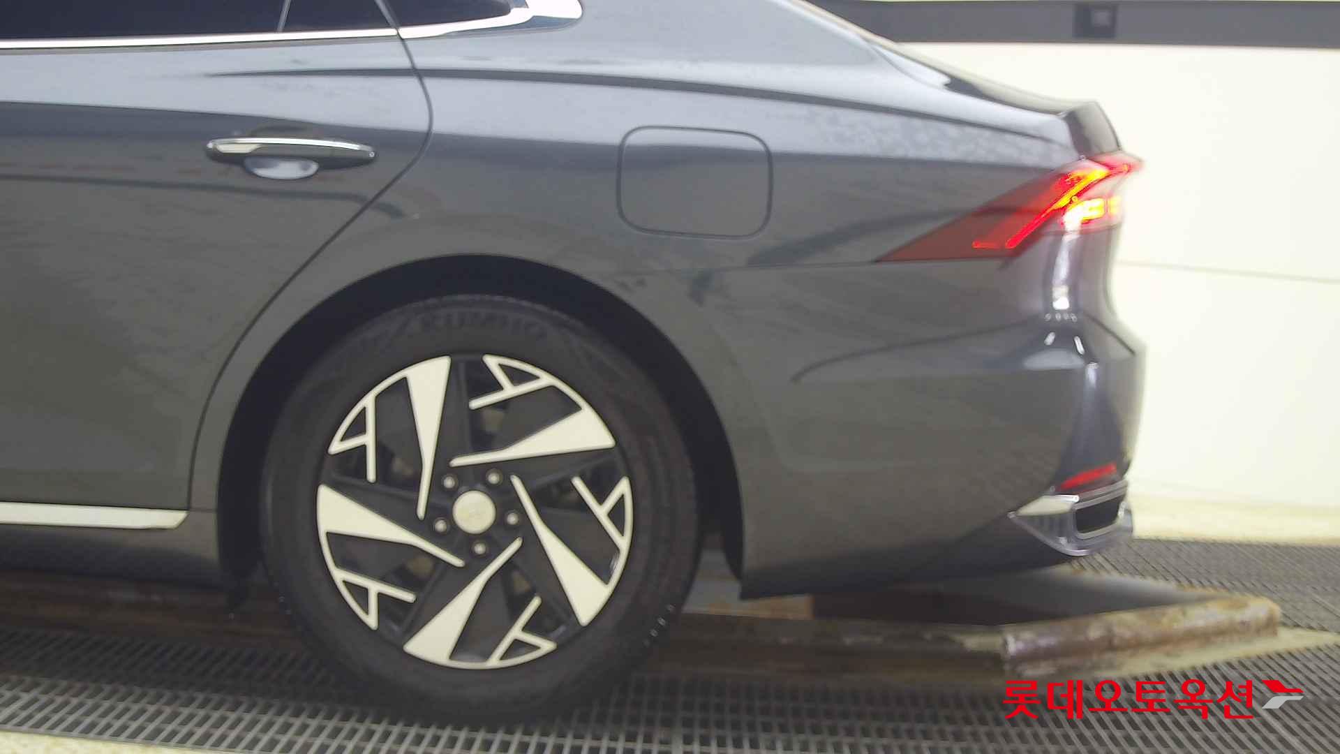 Hyundai Grandeur Hybrid id 2704000 из Кореи 22