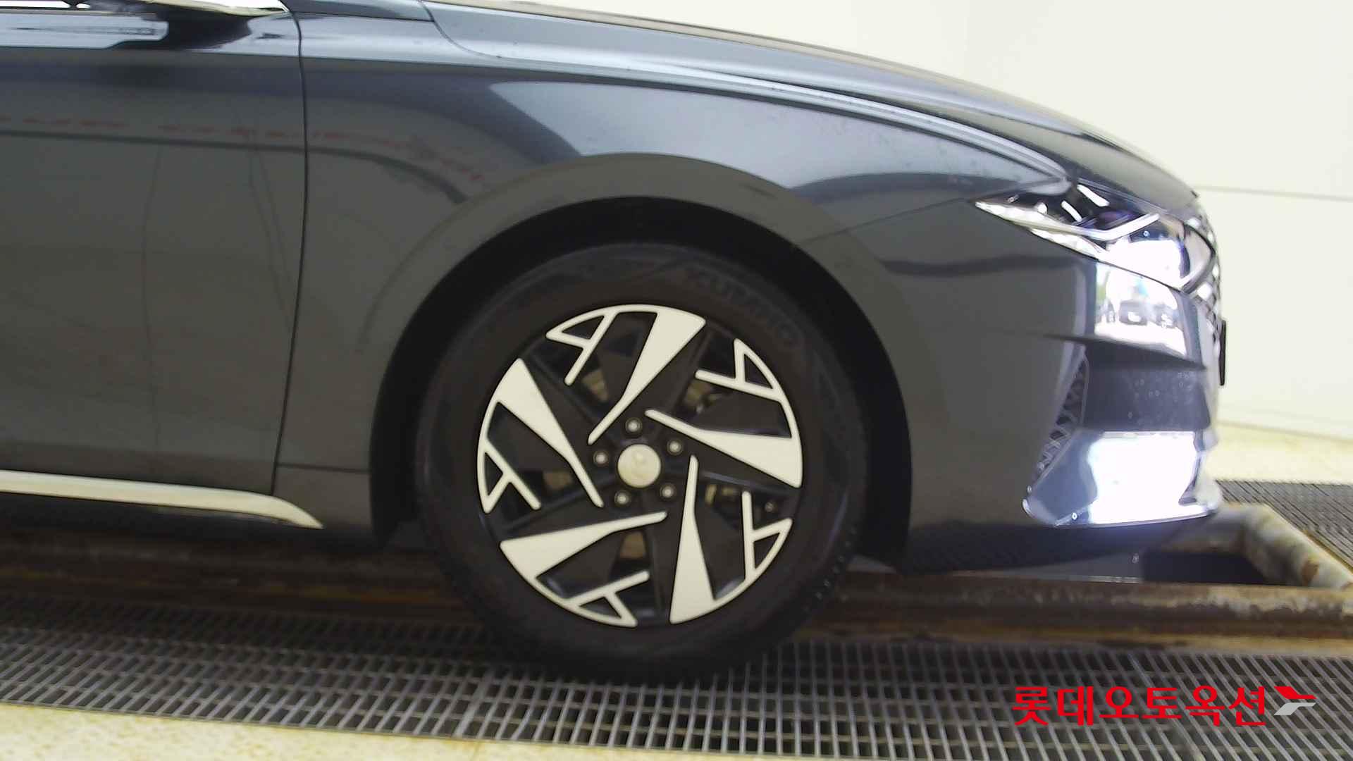 Hyundai Grandeur Hybrid id 2704000 из Кореи 23