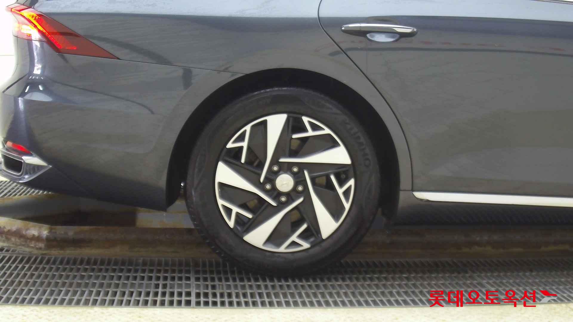 Hyundai Grandeur Hybrid id 2704000 из Кореи 24