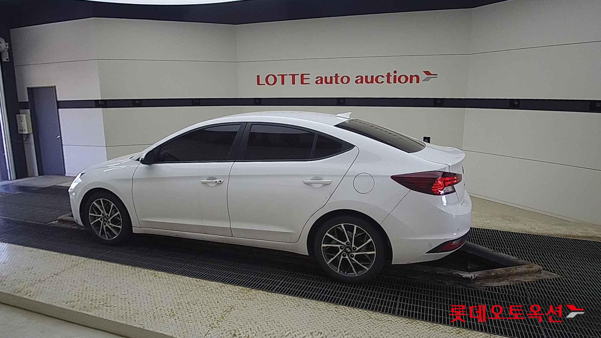 Hyundai Avante id 2698390 из Кореи 11