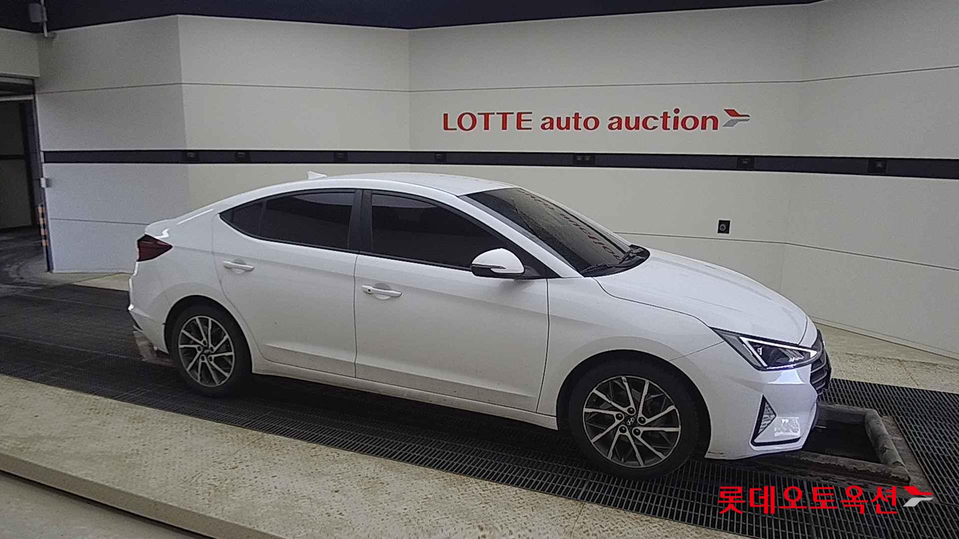 Hyundai Avante id 2698390 из Кореи 17