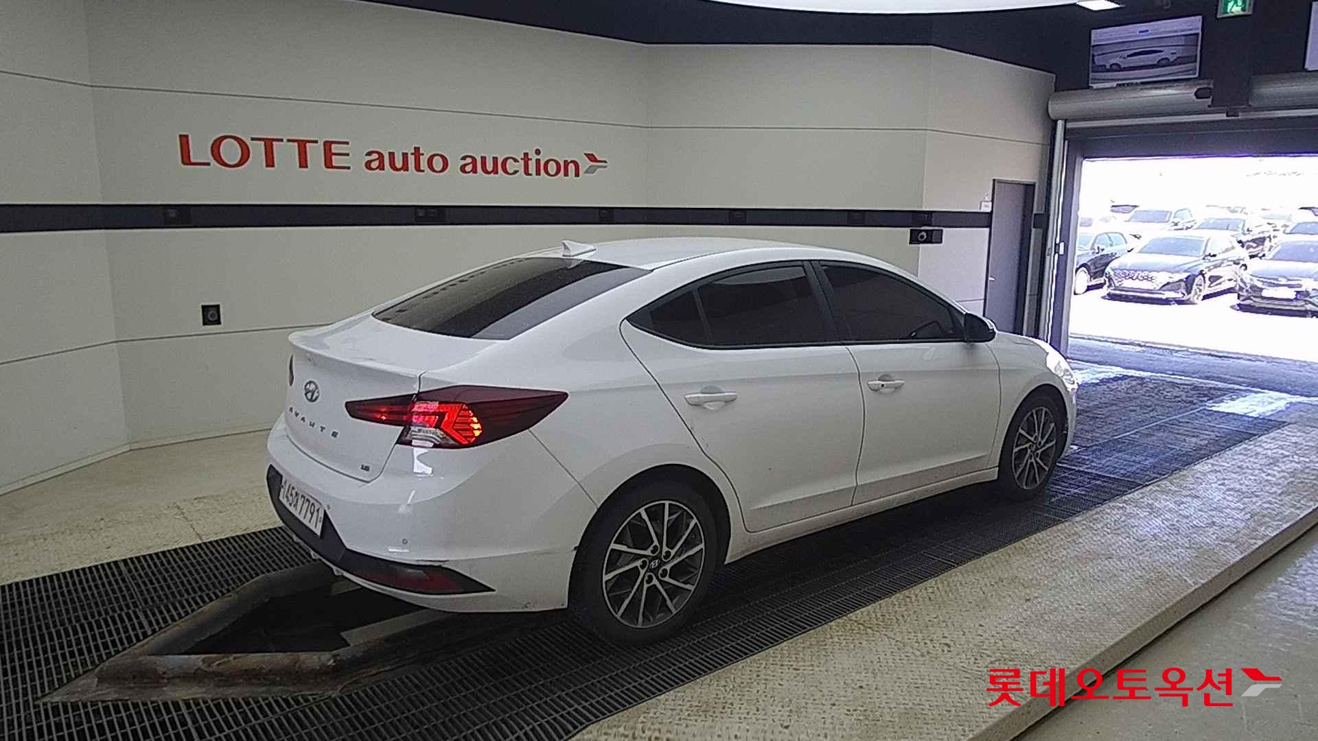 Hyundai Avante id 2698390 из Кореи 19