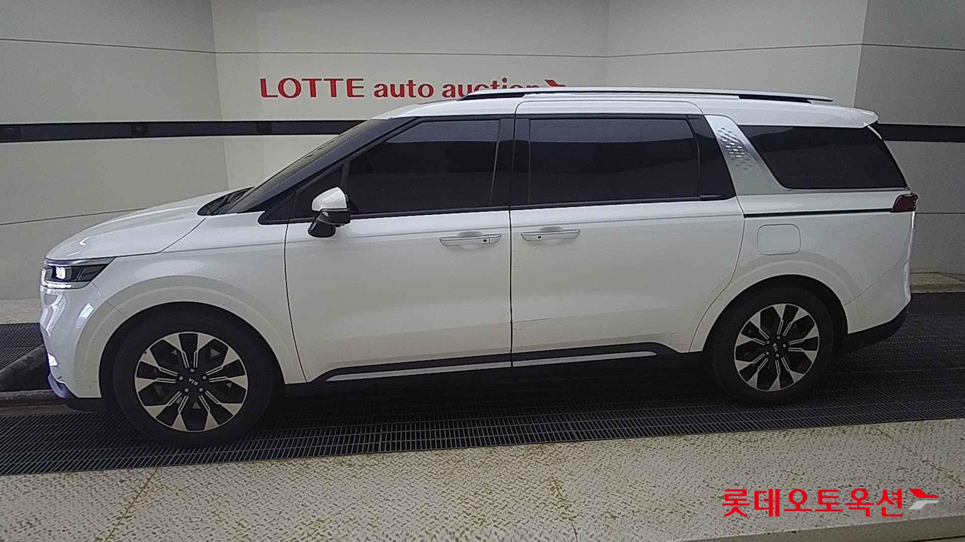 Kia Carnival id 2684537 из Кореи 7