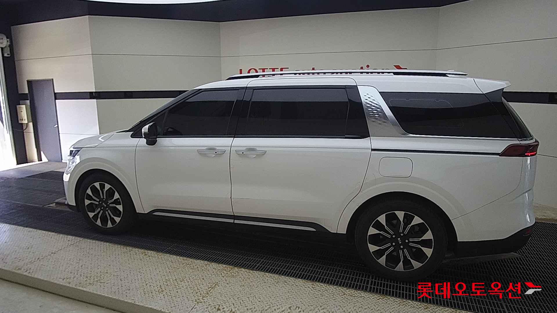 Kia Carnival id 2684537 из Кореи 11