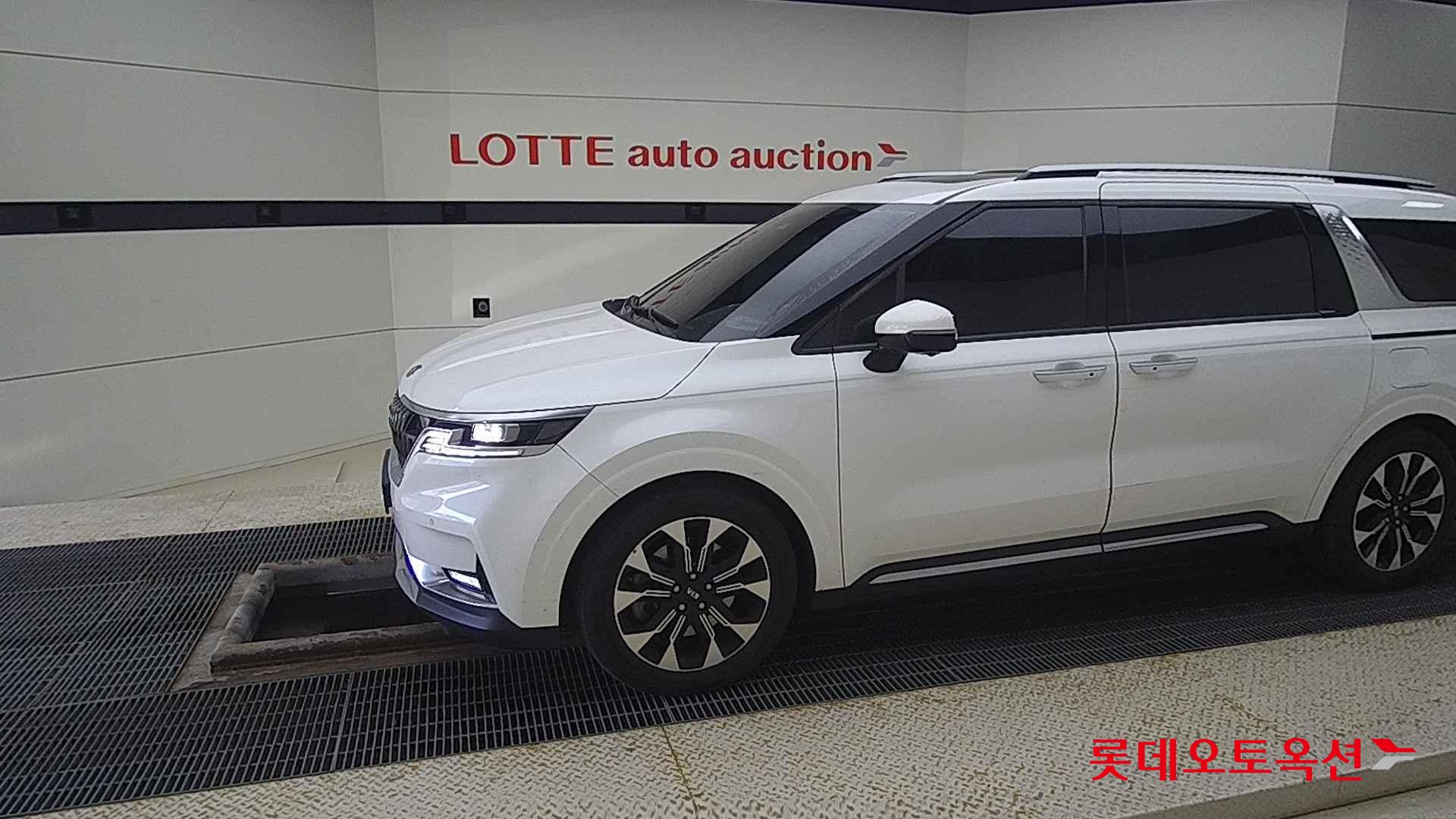 Kia Carnival id 2684537 из Кореи 12