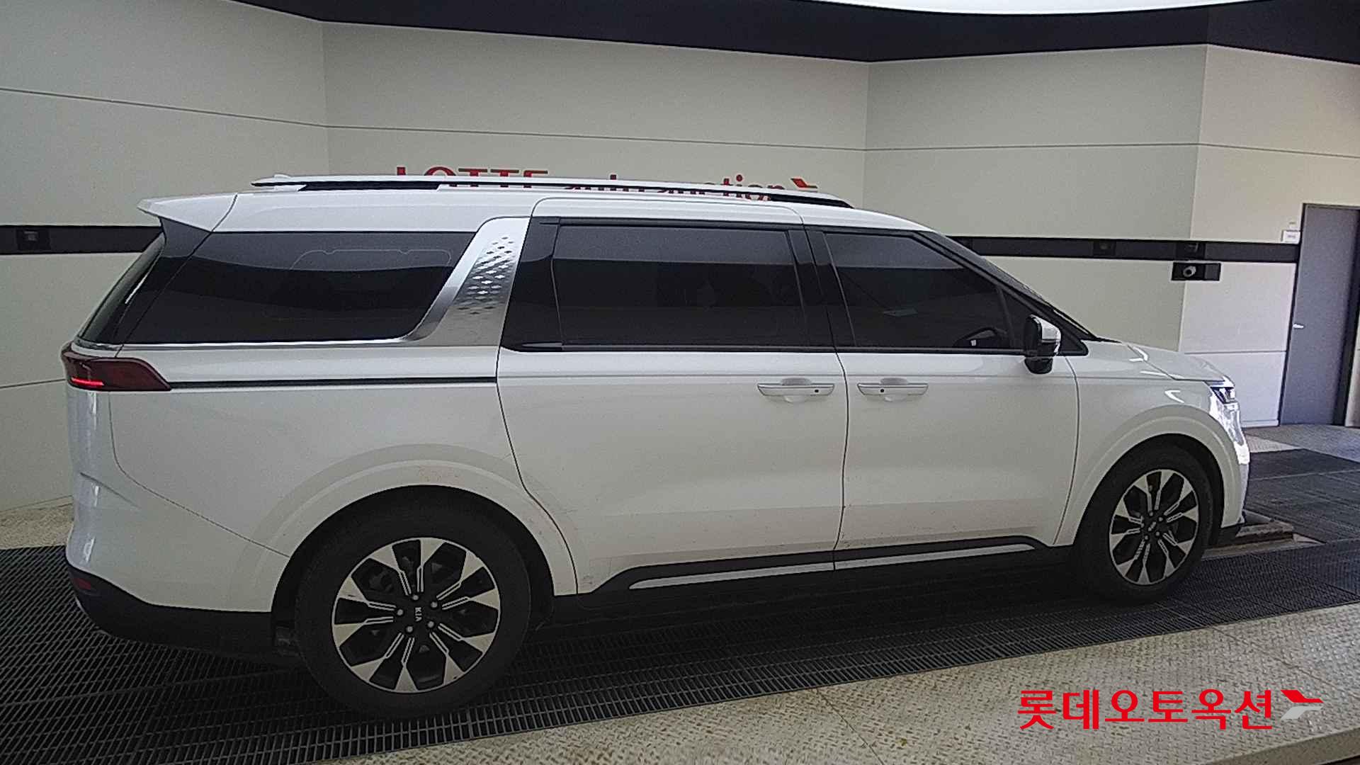 Kia Carnival id 2684537 из Кореи 18