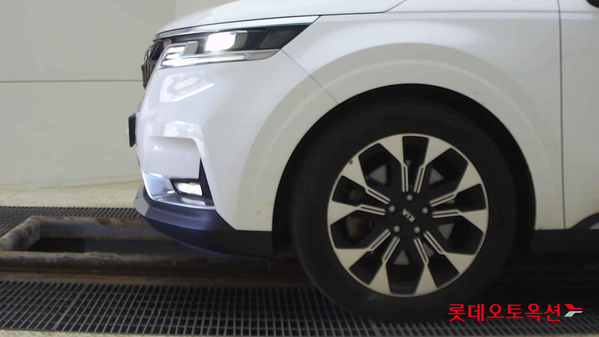 Kia Carnival id 2684537 из Кореи 21