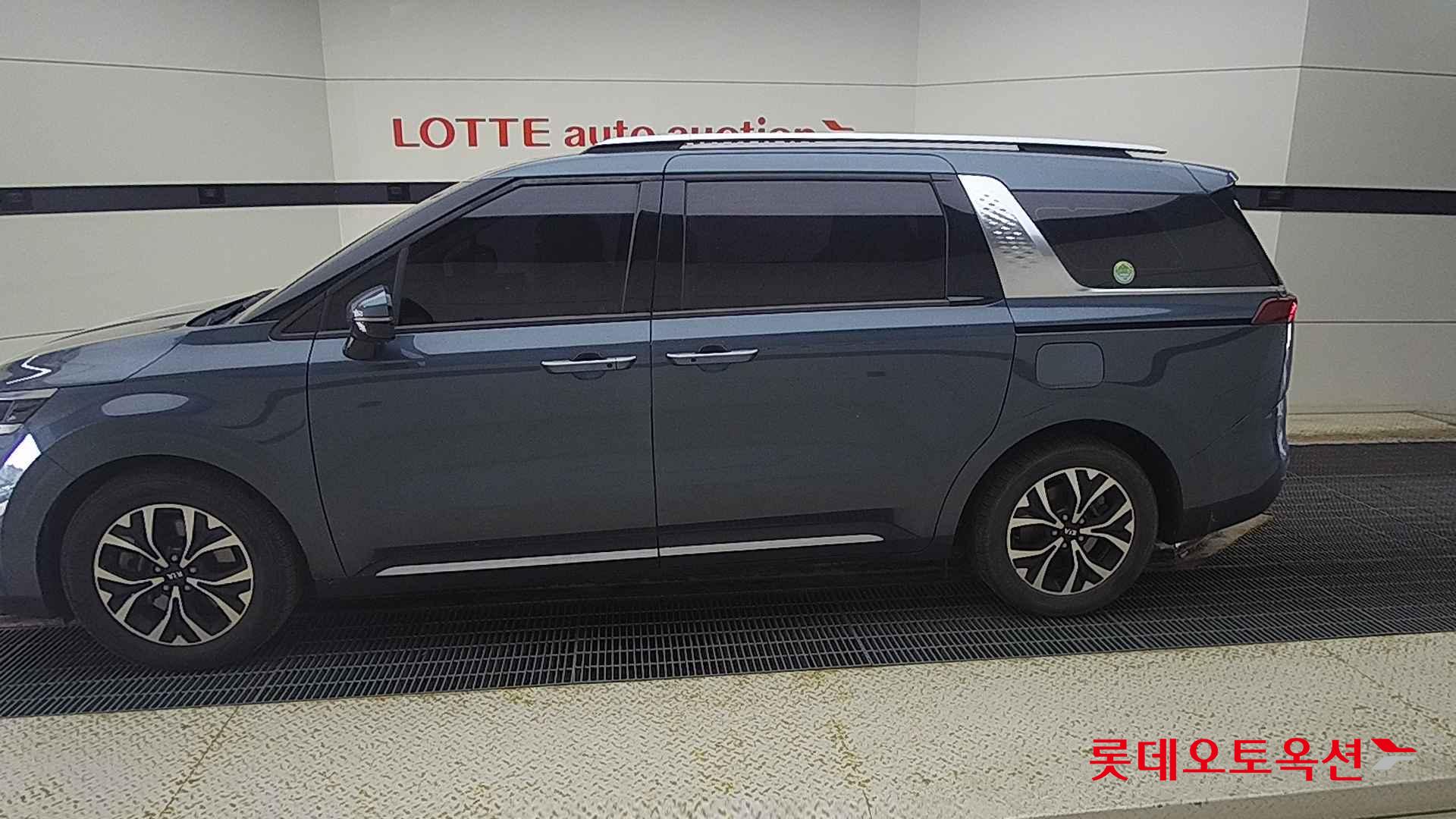 Kia Carnival id 2698441 из Кореи 7