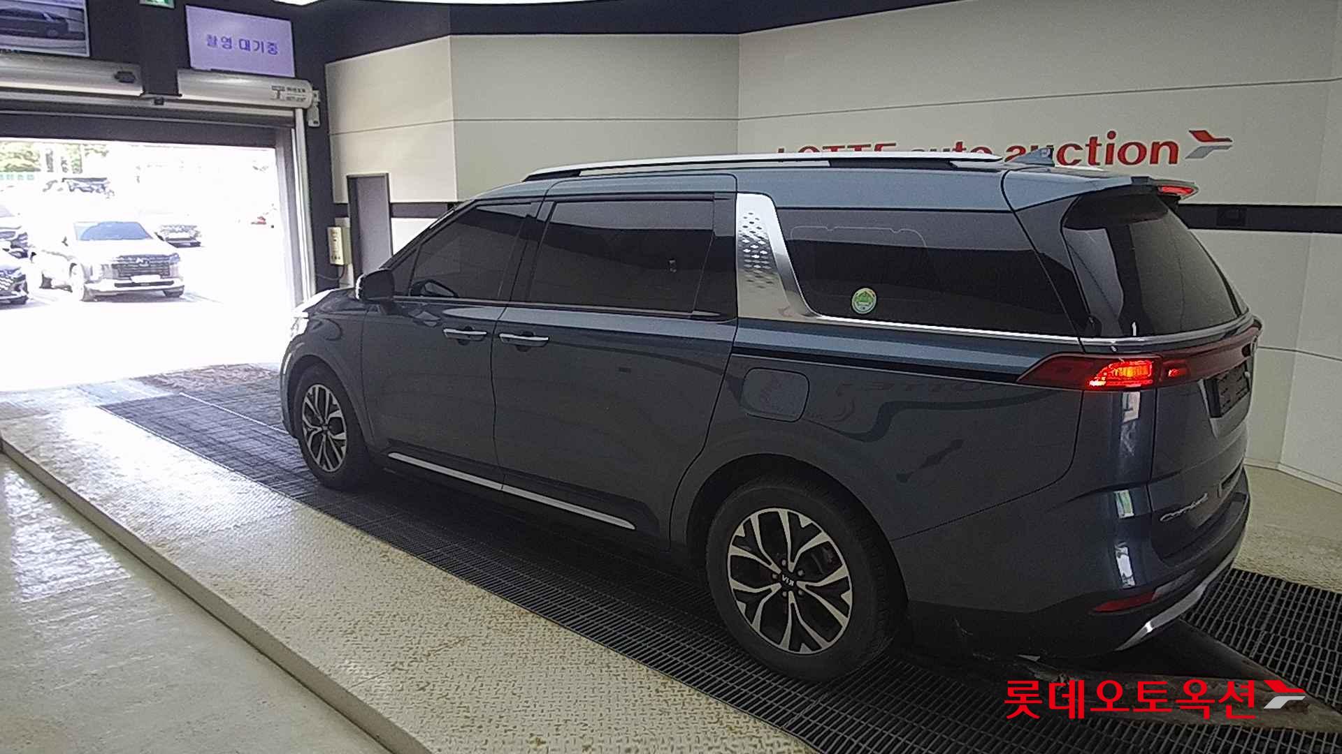 Kia Carnival id 2698441 из Кореи 10